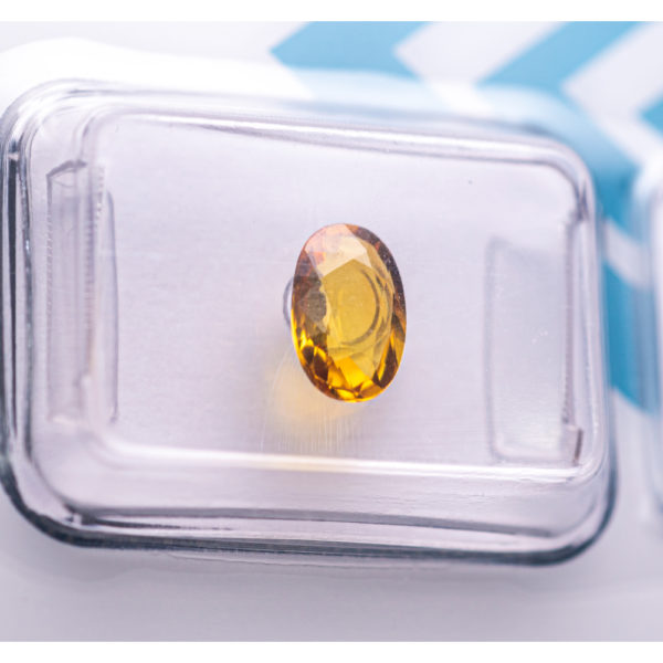 IGI Certified Deep Yellow Orange Sapphire 1.56 ct. - Image 3