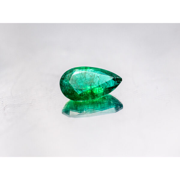 GIA Certified Zambia Emerald 2.0 ct. - Image 2