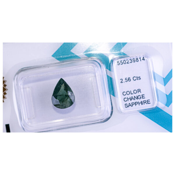 IGI Certified Color Change Sapphire 2.56 ct. - Image 3