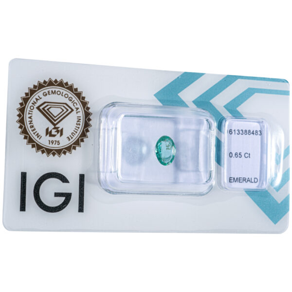 IGI Certificate Natural Emerald 0.65 ct. - Image 3